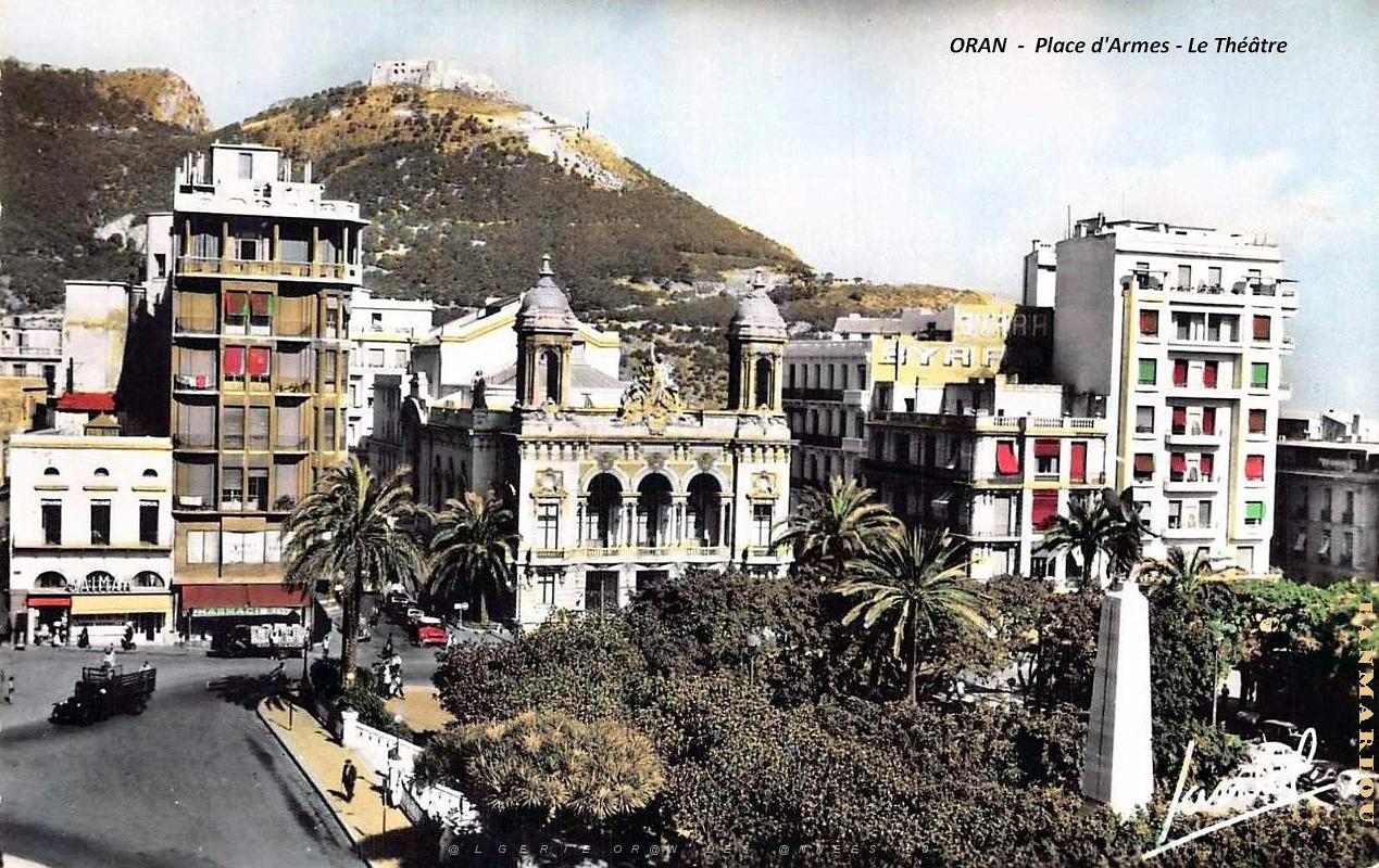 Oran - Place d'Armes - Theatre.jpg